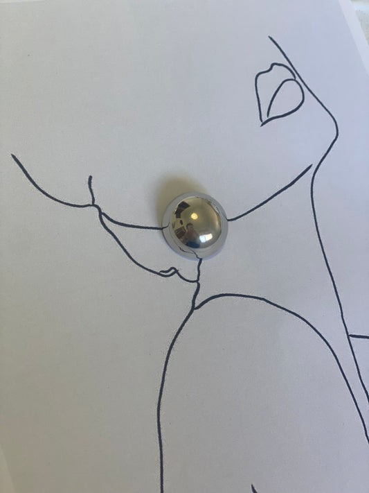 PENDIENTE BOTON GRANDE PLATEADO