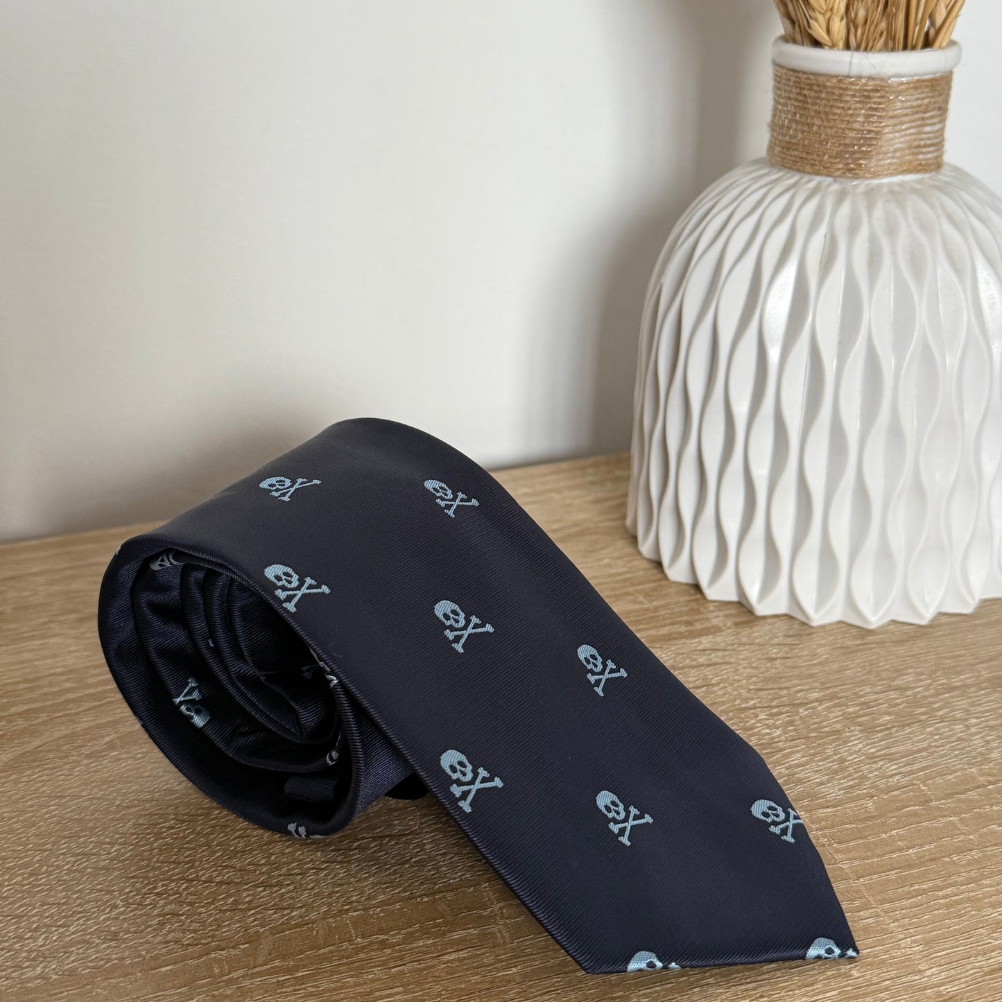 CORBATA CALAVERA