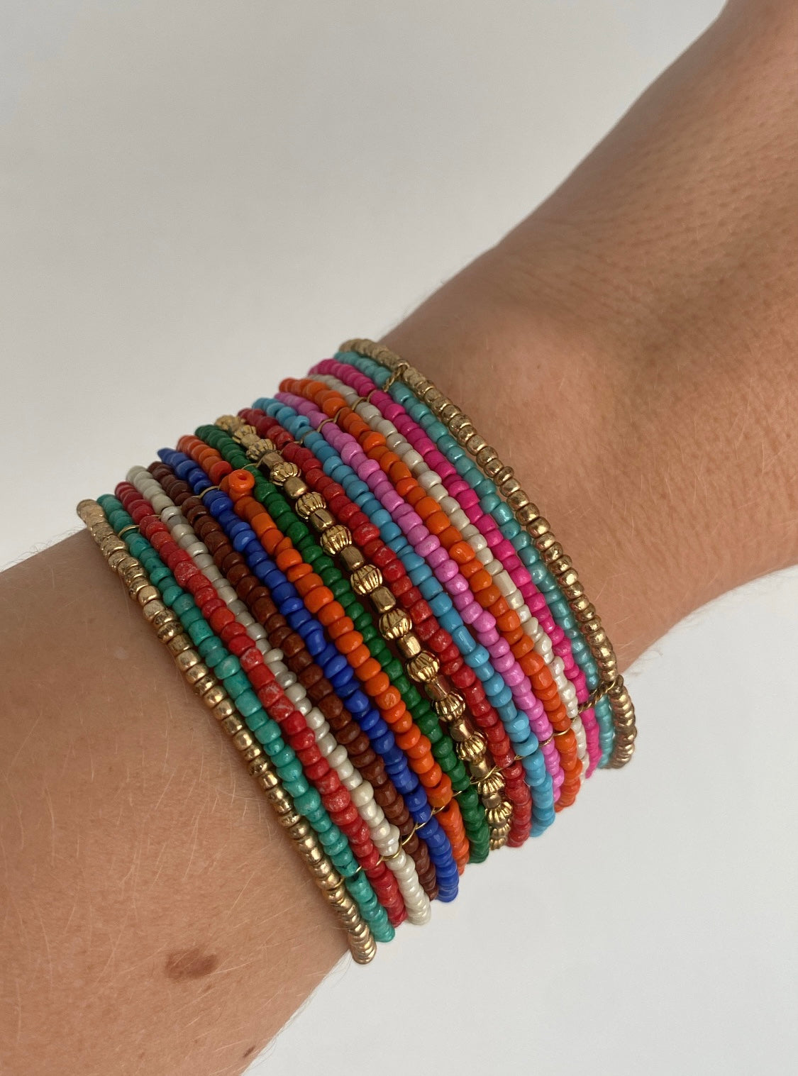 BRAZALETE BOLITAS MULTICOLOR