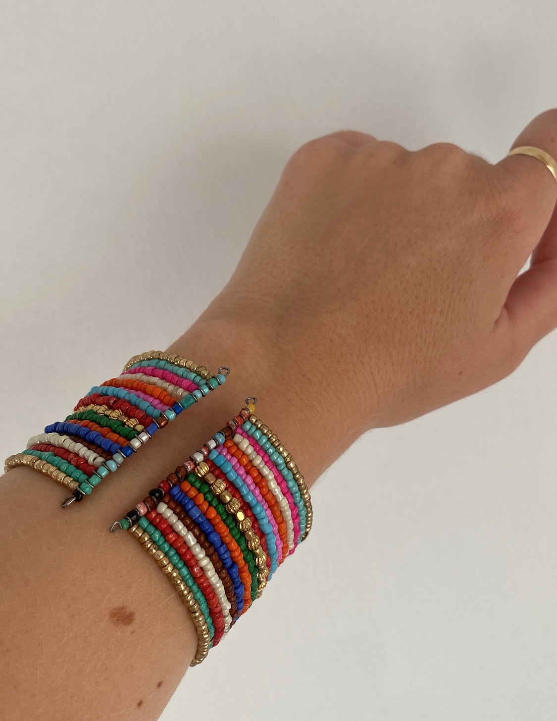 BRAZALETE BOLITAS MULTICOLOR