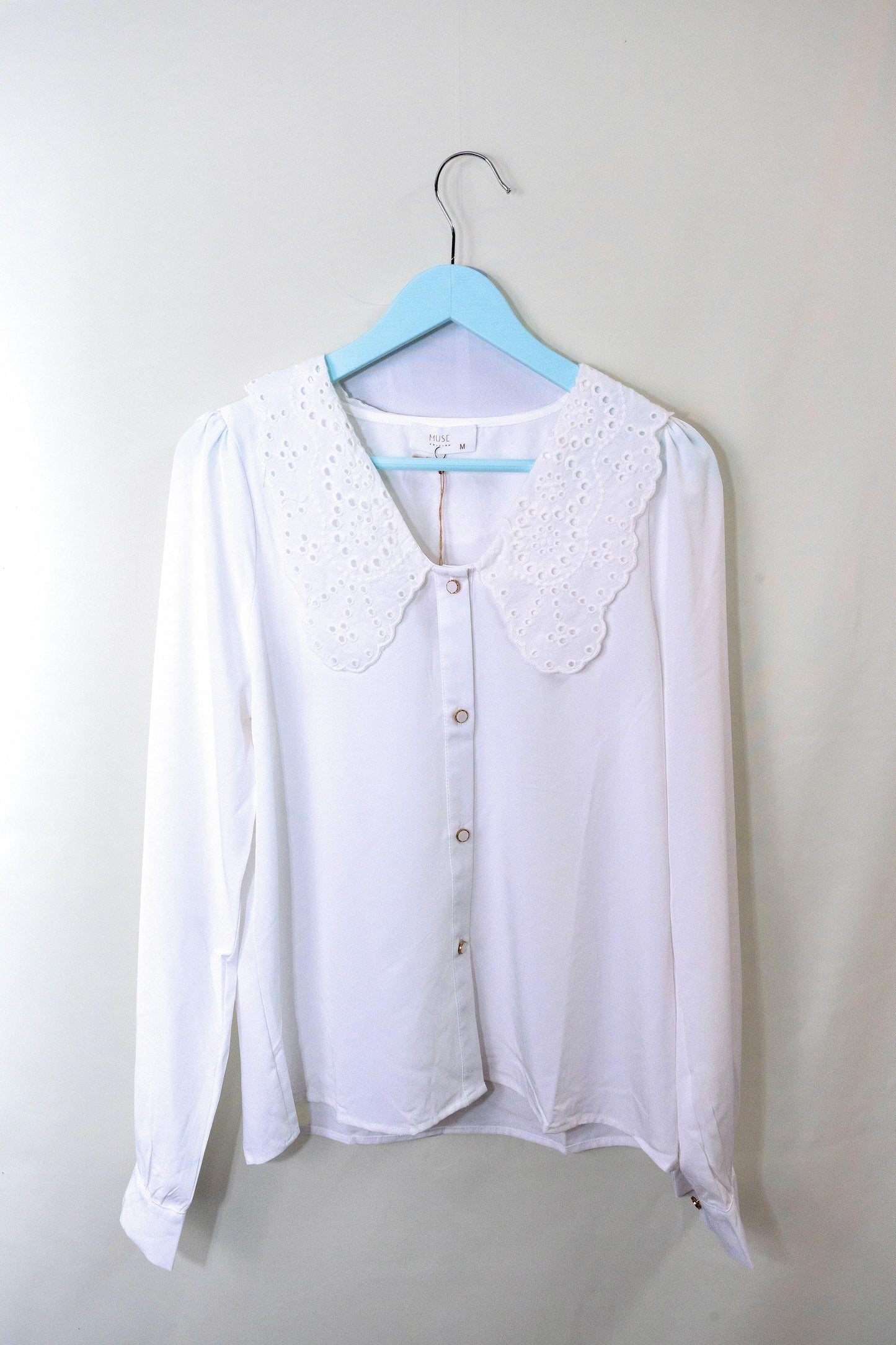 BLUSA BLANCA CUELLO BABERO